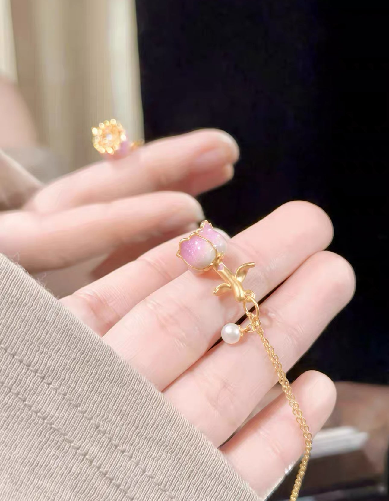 Aurora Rose Necklace – The Blossom of Love
